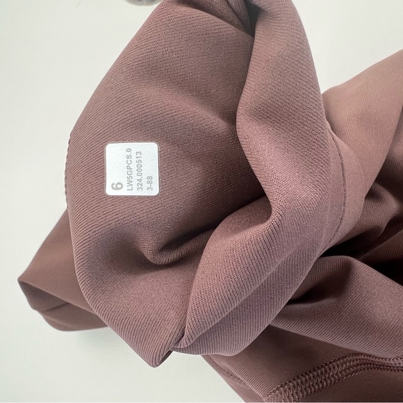 Lululemon Fast and Free high rise - Picture 6 of 6